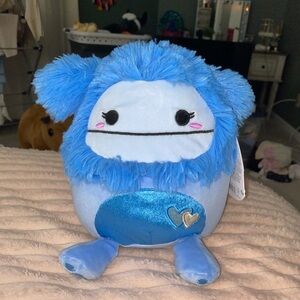 HTF NWT Beth the Blue Valentine’s day UK Release Bigfoot 7”